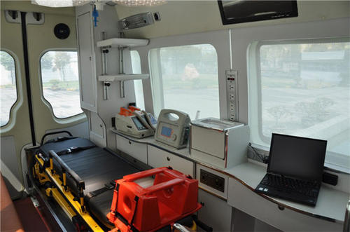 徐汇区救护车内部